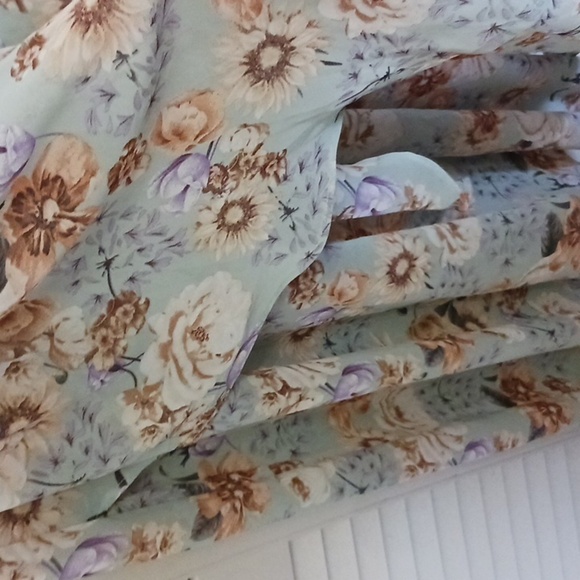 LOVE Riche Prairie Floral Maxi Dress, Size M - Picture 5 of 10